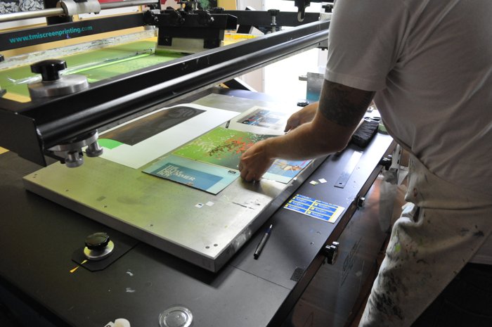 Screen-printing in progress — SSV01