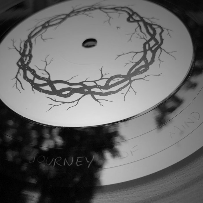 Submersion & Mon0 — Unison // Einklang — release photograph 43
